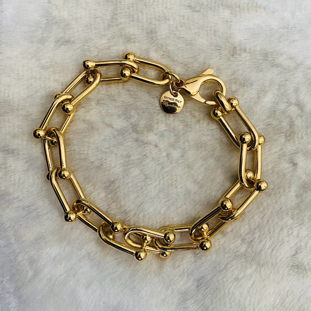 ☘️NWOT! MIA Fiore Dyadema Horseshoe Link 18K Gold Plated Bronze Bracelet!